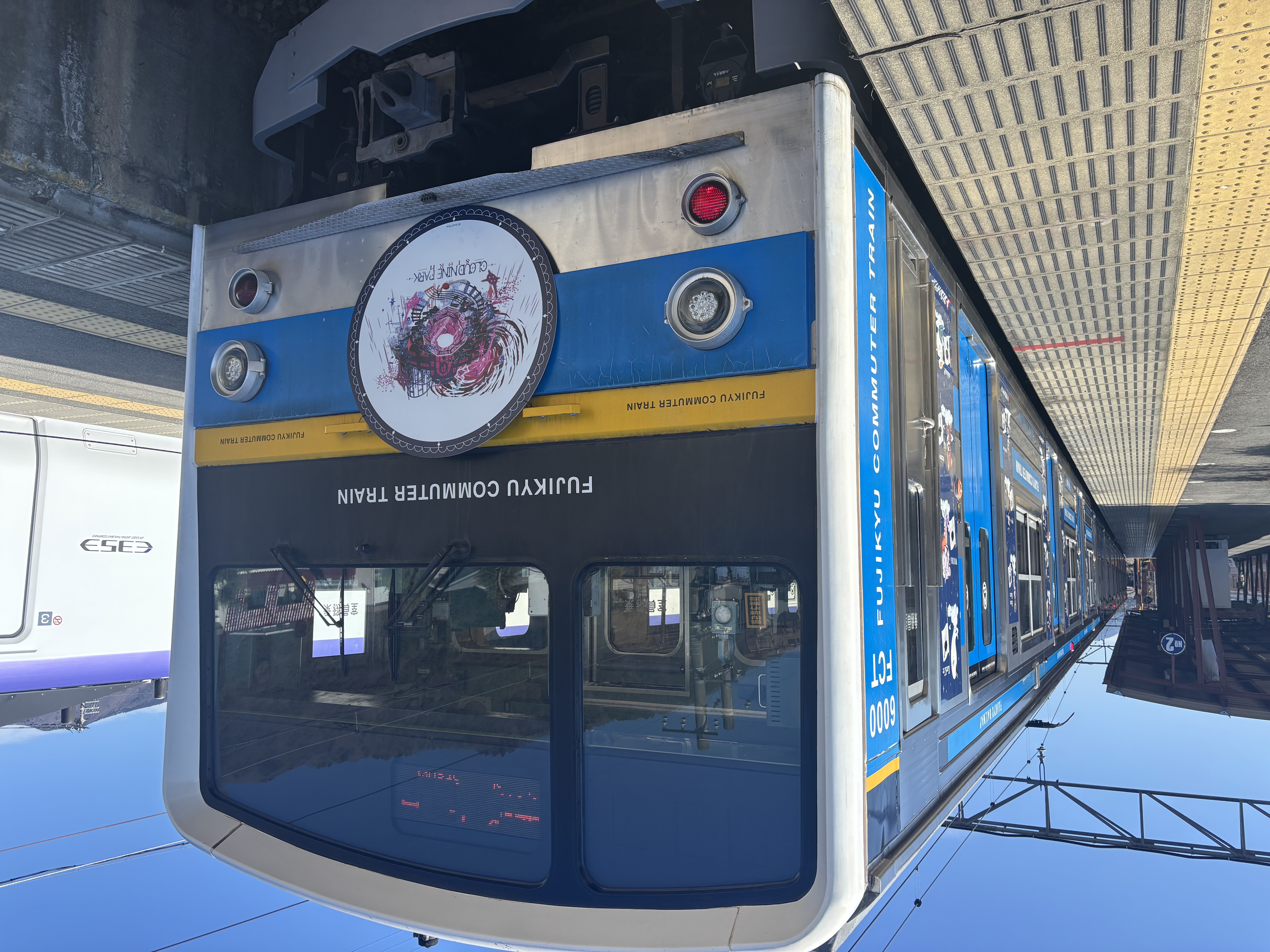 富士急ハイランドコラボ「CLOUD NINE PARK -STORM-」コラボラッピング電車の運行時刻について