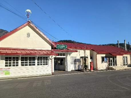 三つ峠駅コミュニティスペースにカフェ「Meets to get」7月4日（土）オープン！