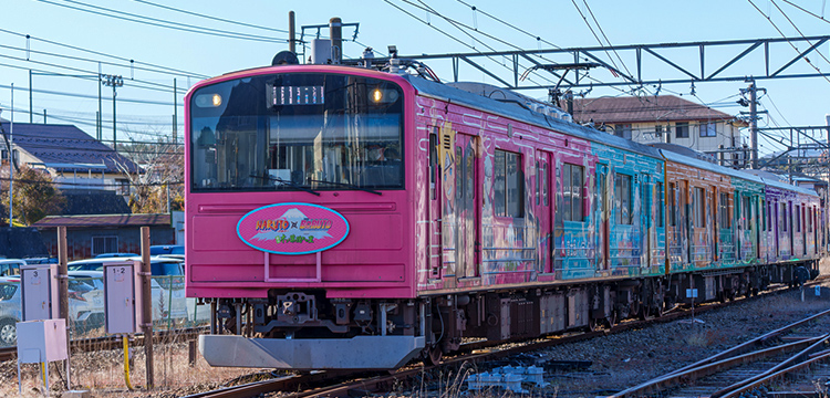 NARUTO×BORUTO 富士 木ノ葉隠れの里 コラボ電車