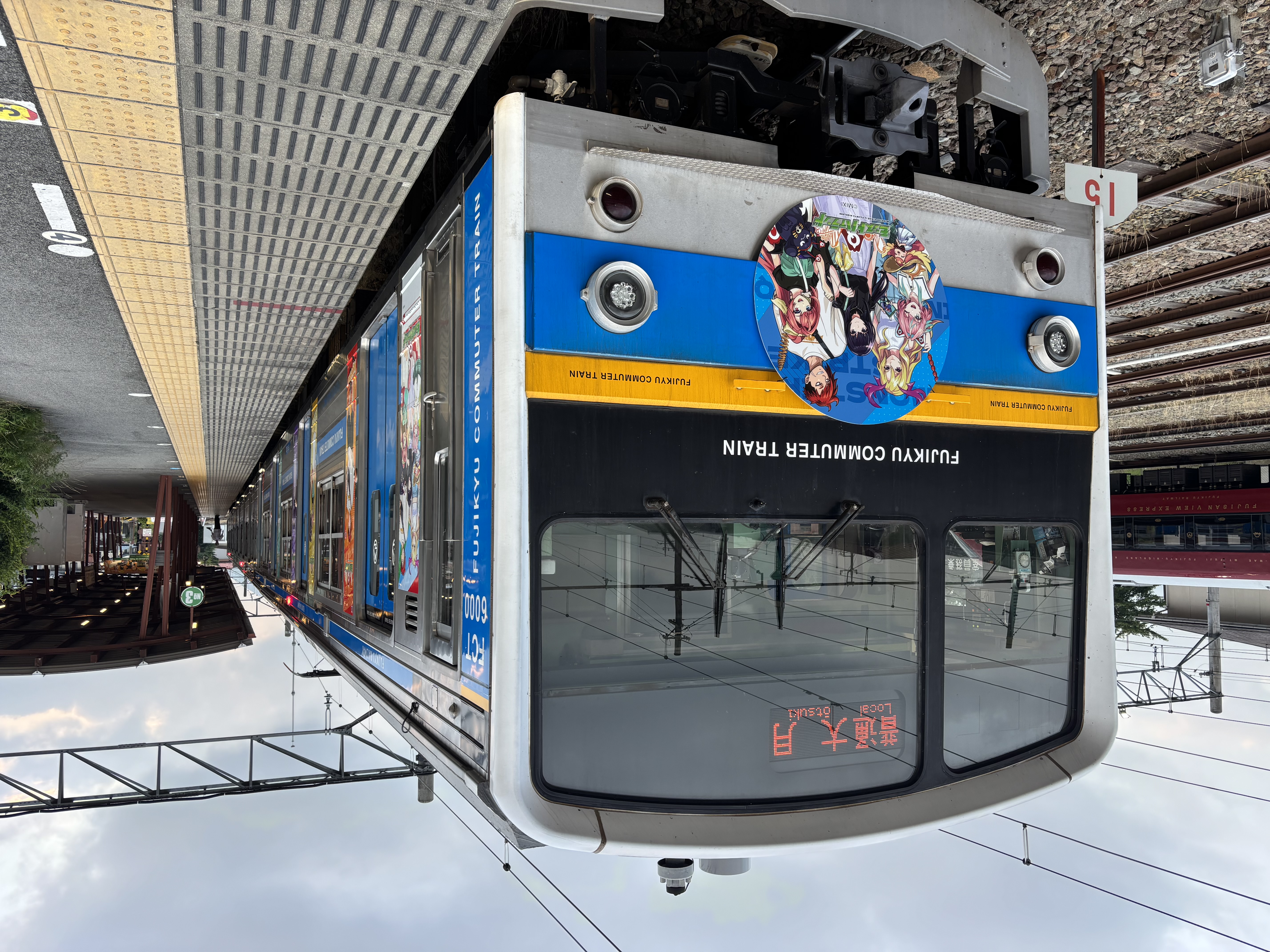 富士急ハイランドコラボ「モンストハイランド」コラボラッピング電車の運行時刻について